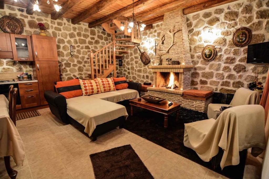 Villa Filanthi à Kato Sinikia Trikalon Extérieur photo